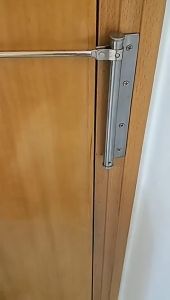 Penutup Pintu Otomatis Aluminium Alloy Anti Kebocoran dengan Securing Device - Desain Modern