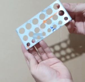 - Đế Inox 21 lỗ đựng chum mực phun xăm rất tiện lợi