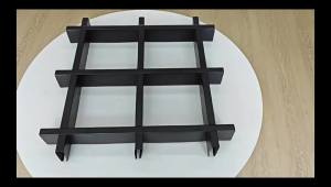 ผู้ผลิตตะแกรงอลูมิเนียมเลียนแบบฝ้าเพดานลายไม้ u ประเภท Fangtong อลูมิเนียมตะแกรงเพดานเพดานแบบบูรณาการโครงการเพดานในร่มและกลางแจ้ง