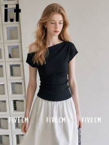 Tailored Shoulder Baring T-shirt