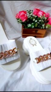 Sandal Wanita Selop Curly Rantai Sole 7 Cm Hitam Krem Putih (602)