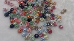 กระดุมมุก ลายดอกกุหลาบ กระดุมเพชร แฟชั่น สำหรับตกแต่งเสื้อ ชุดละ 6 เม็ด ขนาด 1.3 ซม.