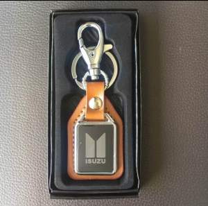 💥พวงกุญแจรถยนต์ พวงกุญแจหนัง ลาย ISUZUสีน้ำตาล