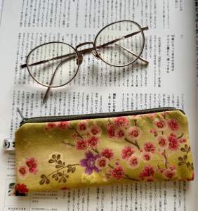 Handmade Fabric Spectacles Eyeglasses Reading glasses Zipper soft pouch in Japanese / Cute / Batik / w inner sponge