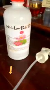 Nước Thơm Bàn Thờ Nước Lau Bàn Thờ Tinh Chất Quế Và Thảo Mộc Giúp Tẩy Uế Thanh Tịnh 500mL Xịt Lau Bàn Thờ