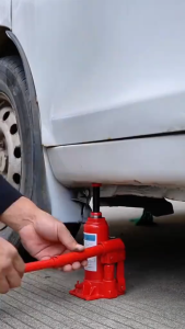 HYDRAULIC BOTTLE JACK