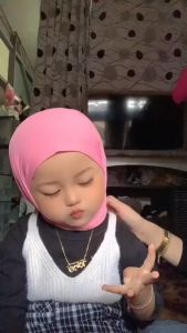 Jilbab Segitiga Instan Anak 2-5 Tahun: Desain Mudah Digunakan & Anti Ribet