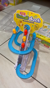 Mainan Anak Bebek Naik Tangga Small Duck Track Seluncur Tangga Bebek Musik Lampu SNI / Mainan Track Tangga Seluncuran Karakter