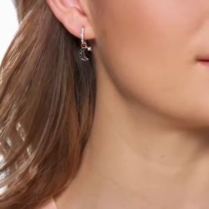 🖤Swarovski🖤Swarovski Symbolic Series Moon Star Black Diamond ต่างหู ต่างหูแฟชั่นสตรีเงินแท้ 925 (EH-HS9874156) ต่างหูคู่รักสไตล์ดีไซน์คลาสสิก  ของขวัญพิเศษสำหรับแฟนหรือแฟนของคุณ