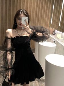 ชุดเดรสยาวปานกลางผ้ากำมะหยี่แขนพองคอวีแขนยาวทรงเอเข้ารูปเอวสูงฤดูร้อน ชุดเดรสผู้หญิงสไตล์หวานและสง่างาม