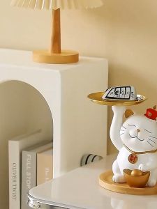 DT59-285 โมเดลแมวนำโชคมีก้อนทอง