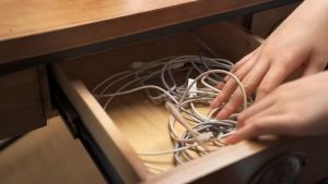 Cord Holder Silicone: Solusi Penyimpanan Kabel Rumah