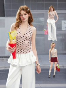 unifree | Áo Thun Quây Đeo Cổ Vòng Cổ Dạng Xòe Phong Cách Slim Fit Có Chấm Hồng