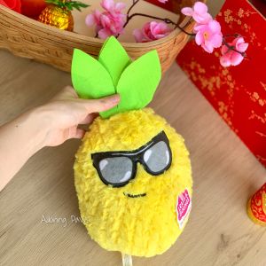 Squeaky CNY Chinese New Year Pineapple Ong Lai Fruit Food Plush Pet Dog Cat Puppy Soft Rope Tug Toy with Squeaker Sound