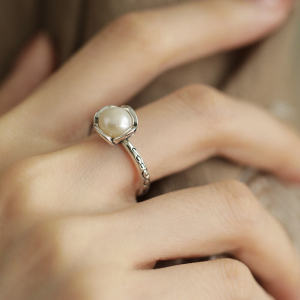 Retro 925 Silver Pearl Bud Ring Adjustable Open Design Elegance Simple Fashion Jewelry Womens Flower Plant Motif Ring