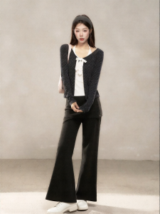 Wildberry | Quần Short Dài Xòe Đa Năng Màu Xám Đen Cao Waist