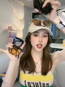 Kacamata Hitam Wanita Lipat Korea Fashion KacaMata Gaya Pantai Terbaru Bisa di LIPAT Kotak Anti-UV Wanita