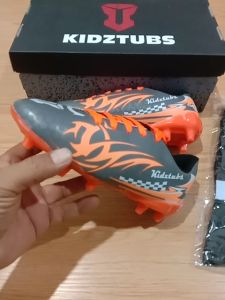 KIDZTUBS Sepatu Sepak Bola Anak Laki Laki Size 28 29 30 31 32 33 34 35 36 37 KDZ1432112424
