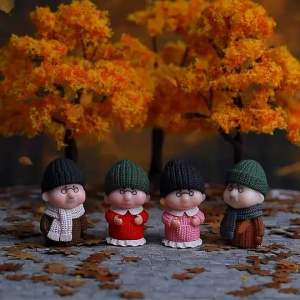 ตายายชุดไหมพรม [ เซต 2 ชิ้น ] ตุ๊กตาจิ๋ว โมเดลจิ๋ว แต่งสวน ตุ๊กตาแต่งสวนจิ๋ว ตุ๊กตาจัดสวนถาด