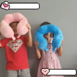 ZumoIX หมอนรองคอ ทรงสูงมีที่รอง รุ่นมีซิป มีกระดุมล็อค ใยสังเคราะห์คุณภาพสูง ผ้าด้านนอกเป็นผ้ากํามะหยี่ Neck Pillow