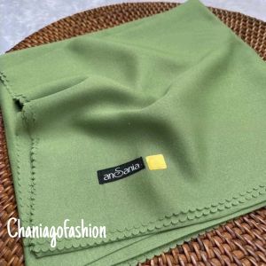 Hijab Segi Empat Shinar Ansania Glamour Lasercut / Hijab Segi Empat Shinar Glamour Ansania Lasercut Size110×110 Warna Sage Green / Warna Greentea