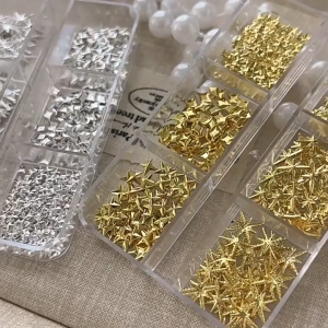 Shinycat 1Kotak Aksesoris Nail Charm Bintang Salib Bentuk Bahan Metal Emas Bintang Hiasan Kuku