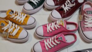 PROMO GRATIS ONGKIR Sepatu sneakers kanvas bustong slip on kasual flat shoes pria wanita terbaru 2023