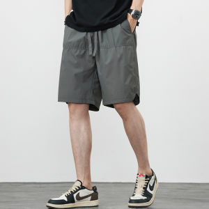 กางเกงขาสั้นผู้ชายผ้าไหมน้ำแข็งระบายอากาศได้ดี ทรงหลวม 5 จุด แห้งเร็ว กางเกงขายาวลำลองสำหรับกลางแจ้งในฤดูร้อน