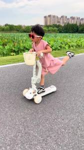 YIHECHUYAO | Multi-Function Kids Scooter 3 in 1 Sit Ride Walk