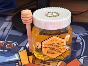 Pure Wild Honey 200 ml with free honey dipper