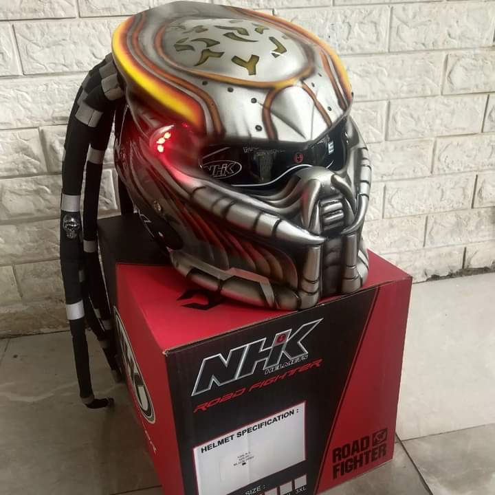 Helm Predator