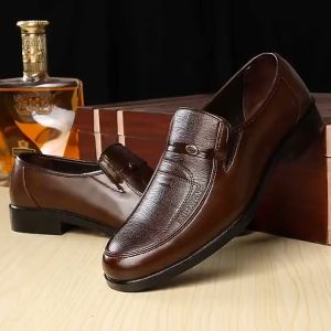 2024 ฤดูใบไม้ผลิใหม่ผู้ชายธุรกิจรองเท้าหนังอย่างเป็นทางการรองเท้า SLIP-ON สบายๆสบายๆรองเท้าหนังสีดำ