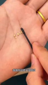20Pcs/Pack Disposable Sticky Ear Swabs Pick Spiral Tips Wax Removal Remover Tool Kit