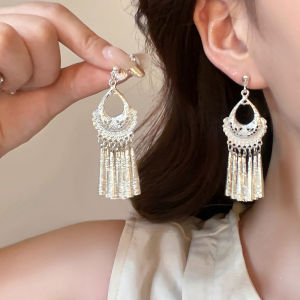 Silver Bell Tassel Ear Cuff Womens New Chinese Style Holiday Travel Photography Ethnic Bohemian Ear Hook Jewelry Accessories