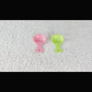 Muỗng thìa xúc hạt thức ăn Chó Mèo tay cầm chấm bi (mẫu mới) - Love Pets Shop