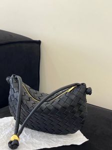 Pomegranate Skirt High-Definition Version Woven Bag Small round Underarm Womens Bag Full Sheepskin Casual Shoulder Bag