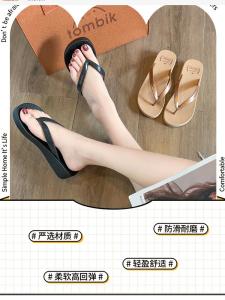 รองเท้าแตะชายหาดสำหรับผู้หญิงในช่วงฤดูร้อนปี 2024 สไตล์เกาหลีแบบสวมสบาย รองเท้าแตะแบบสวมส้นเตี้ยกันลื่น สวมใส่สบาย ลำลอง