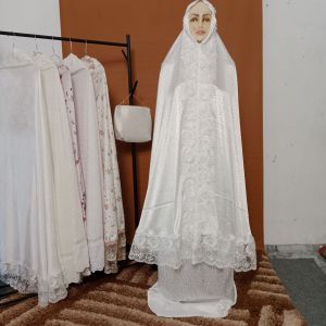 ARMANI JACGUAR MOTIF BUNGA RENDA TILEU BUBGA