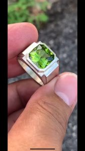 100% Natural Peridot High Quality + Silver Ring (960)