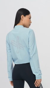 XEXYMIX Airy Mesh Hood Big Symbol Crop Windbreaker Jaket Olahraga Wanita - XFK2JL1001