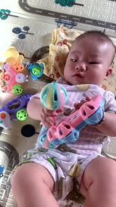 Bộ đồ chơi xúc xắc 7 món cho bé sơ sinh hình con vật có âm thanh vui nhộn kích thích vận động và giác quan của bé