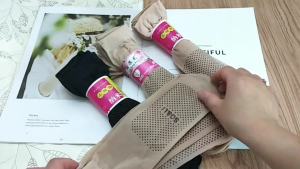 Penghantaran dari China [2025] Stoking pendek nipis   Stoking Titik Titik Tapak Kaki Sutera Teras untuk Wanita Urut Stokin Sepasang Nipis Tidak Licin   Stoking Wanita untuk Perdagangan Luar Negeri 3.5