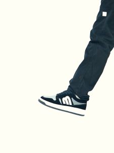 Moofeat Hester - Sepatu Sneakers Casual Basic Hitam Abu Pria