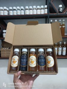 HAMPERS MADU MURNI ASLI 5 BOTOL 100 ML MERK MILA PURE HONEY
