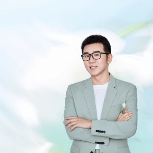 Long-Lasting Makeup Setting Spray Moisturizing Adhesive Oil-Control Waterproof 15m Easy-To-Apply Mini Size Beauty Tool