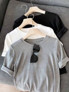 เสื้อยืดคอกลมแขนสั้นผ้าผสมขนสัตว์สไตล์เกาหลีสำหรับผู้หญิง เสื้อชั้นในทรงเข้ารูปกระชับสัดส่วน ทรงหลวม สีดำ ฤดูใบไม้ร่วงปี 2025