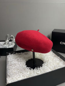 High Quality Red Beret Hat Womens Style Small Woolen New Years Cap Elegant Autumn Winter Face Slimming Painters Cap