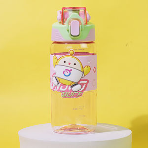 ขวดน้ำเด็ก การ์ตูน ปี ของใช้จำเป็นสำหรับโรงเรียน งานปาร์ตี้ เหมาะสำหรับเด็กชายและเด็กหญิง ดีไซน์สวยงาม ทนทานต่อการตกหล่น ใช้สำหรับเล่นกีฬาและเดินทาง มีหูหิ้ว