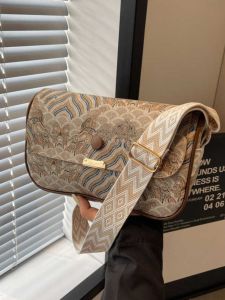 National Style Mountain and Sea Painting Wide Shoulder Strap Bag Messenger Bag 2024 New Arrival Trendy Fashion All-Match Western Style Small Square Bag