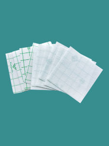 100 ชิ้น 66 ซม ผ้าพันแผลกันน้ำแบบไม่ทอ ผ้าพันแผลกันน้ำแบบไม่ทอ ป้องกันการแพ้ ระบายอากาศได้ดี แผ่นพลาสเตอร์ผ้าก๊อซแบบมีกาวในตัว อุปกรณ์ฉุกเฉินกลางแจ้ง